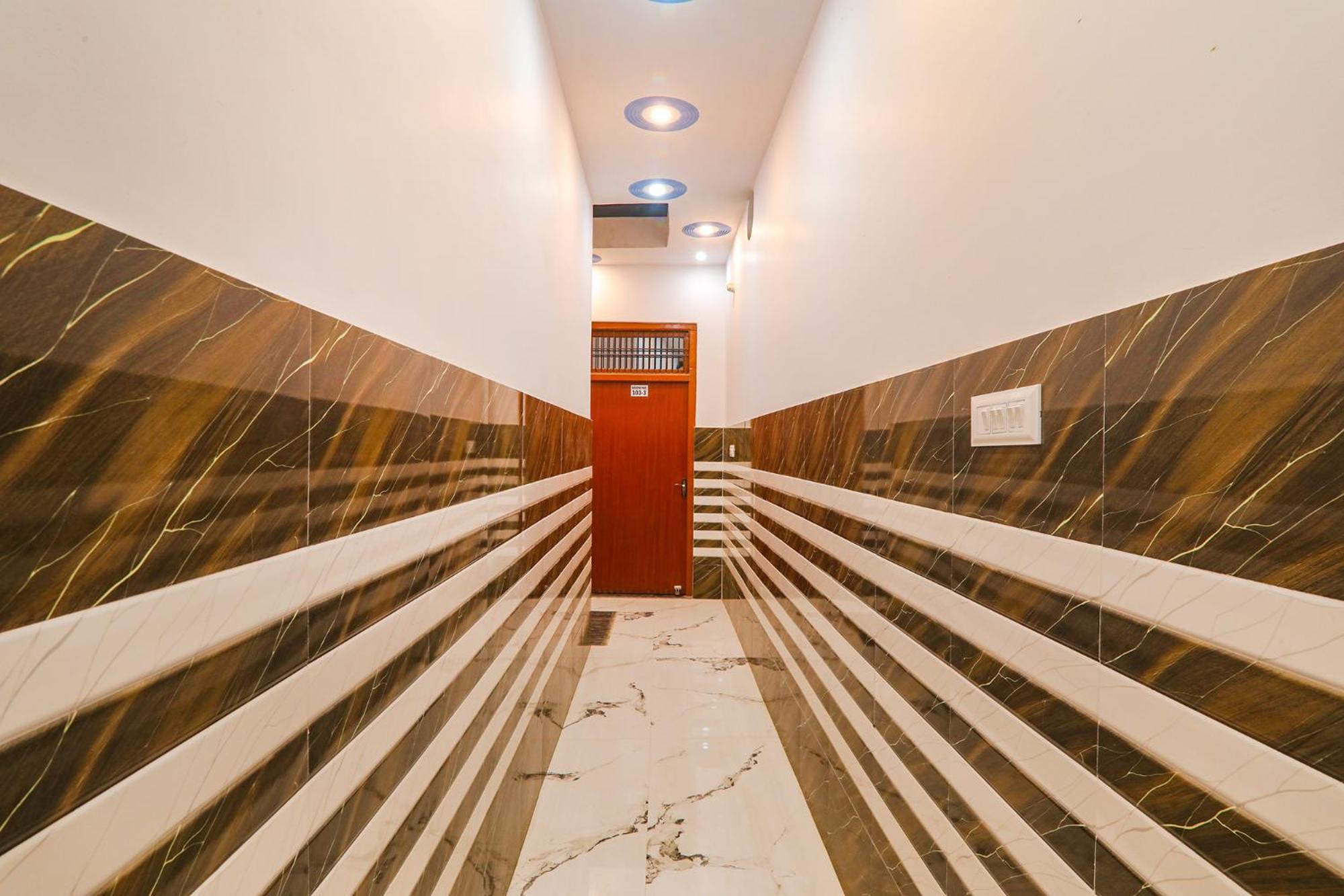 Fabexpress Shree Siya Raman - 500M From Shri Ram Janam Bhumi Hotel Ayodhya Exterior photo